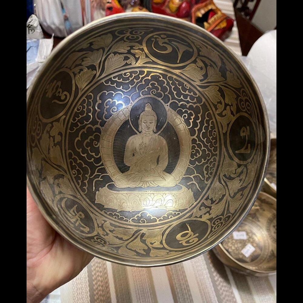 Handmade singing bowl ( free stick and kushan )